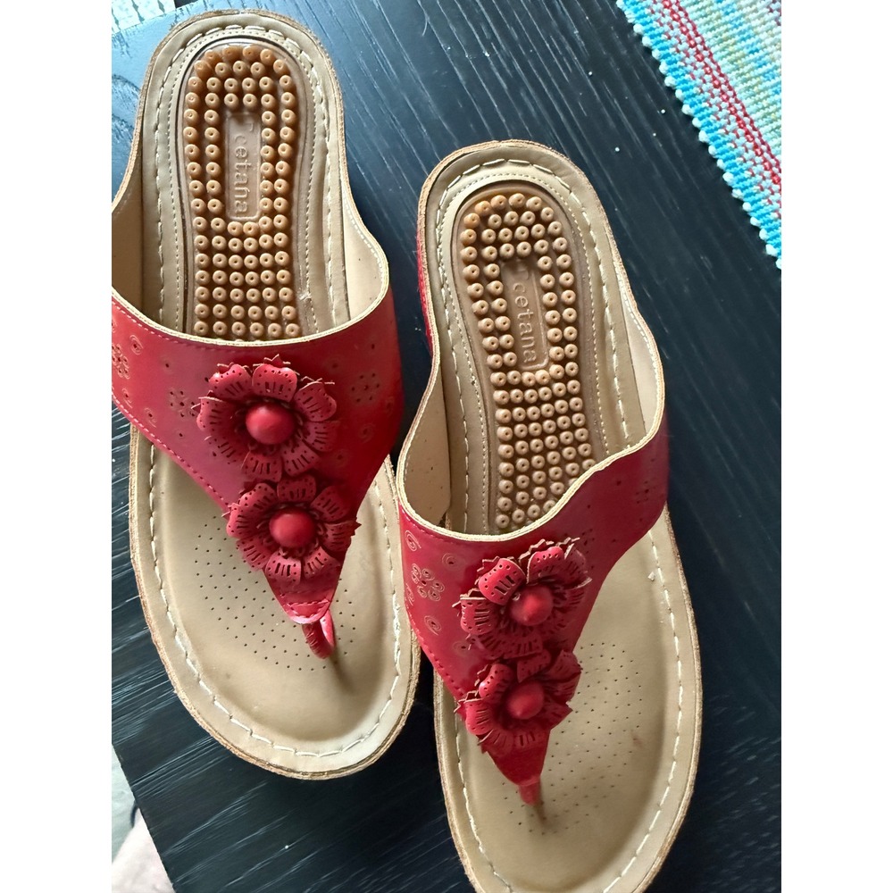 Earth Origins Cetana Red Leather Floral Thong Sandals Size 41 Massage Footbed